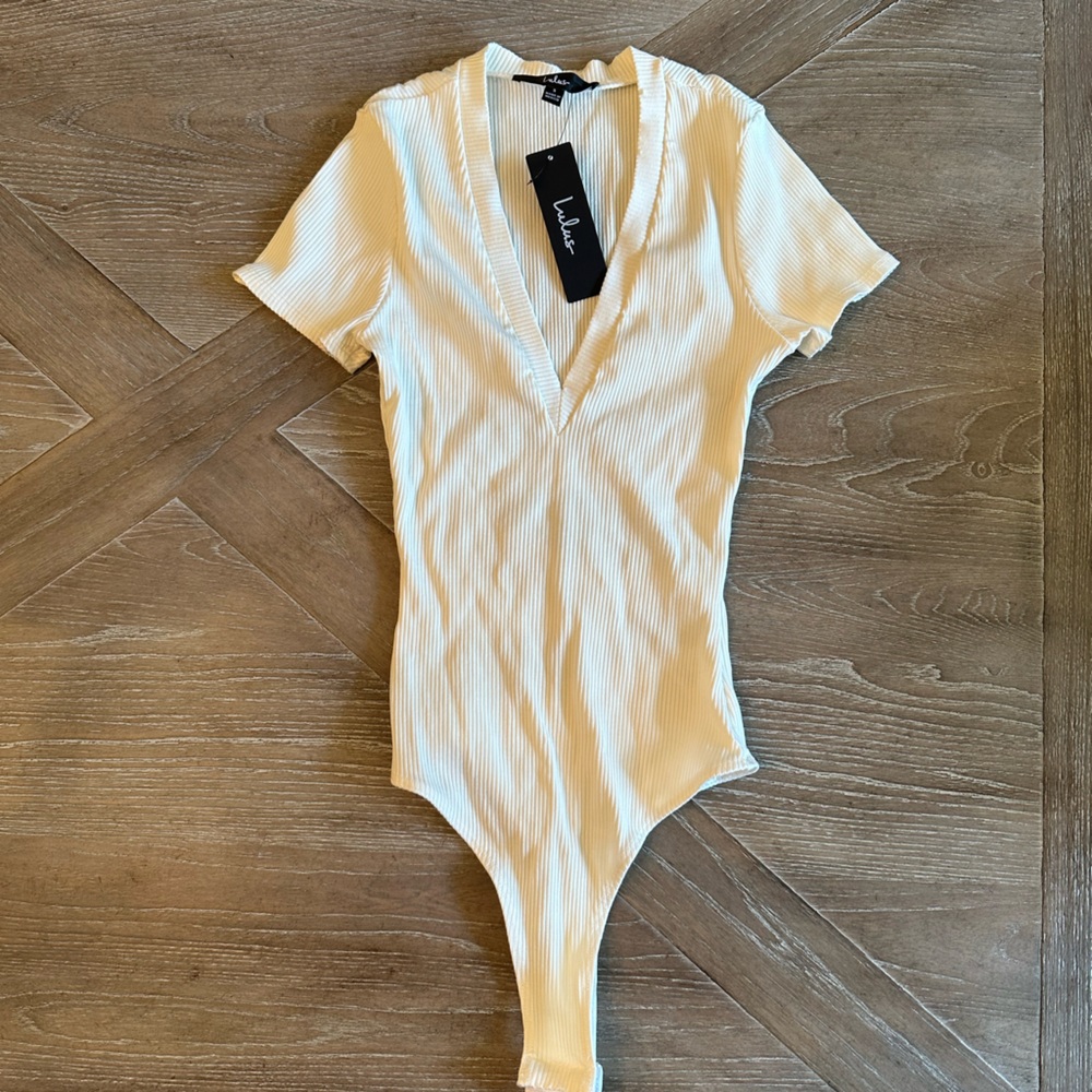 NWT Lulu’s Cream Ribbed Bodysuit